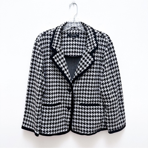 Sandro Jackets & Blazers - Sandro Studio Black & Gray Houndstooth Blazer